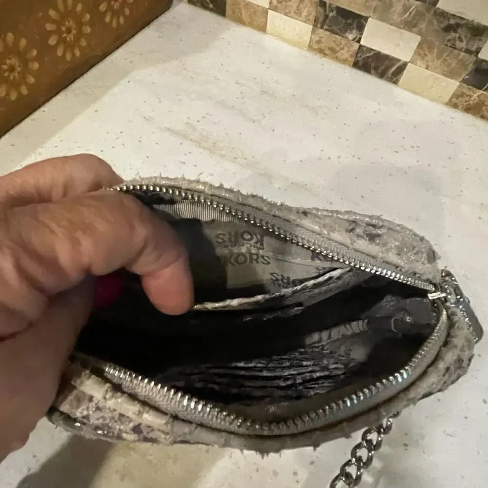 Micheal Kors Crossbody Purse